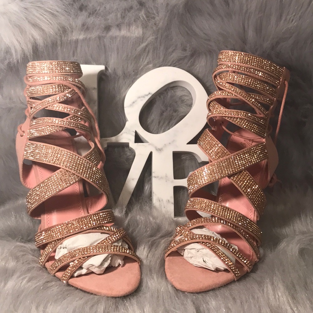 (Closing Sale) Dusty Pink heels (Price final) - Picture 2 of 5